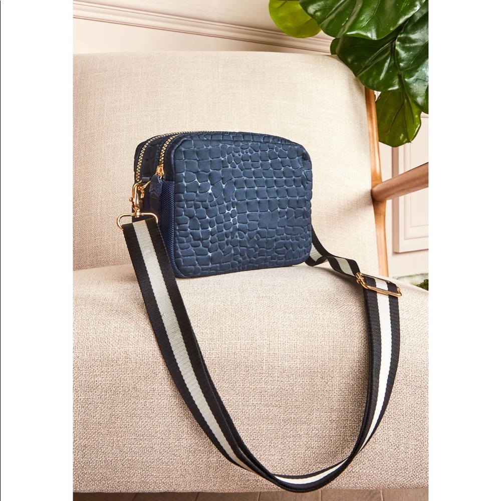 Stella & Dot crush it camera bag